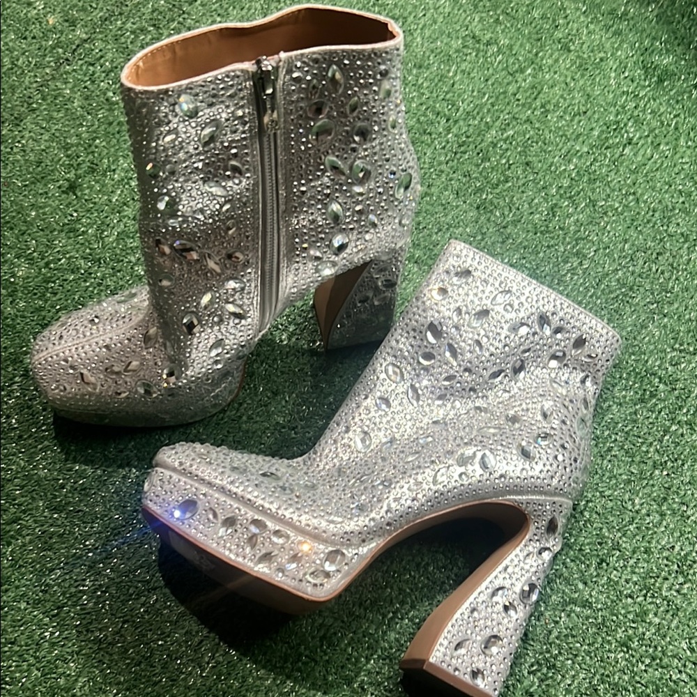 Jessica Simpson Rhinostone silver booties